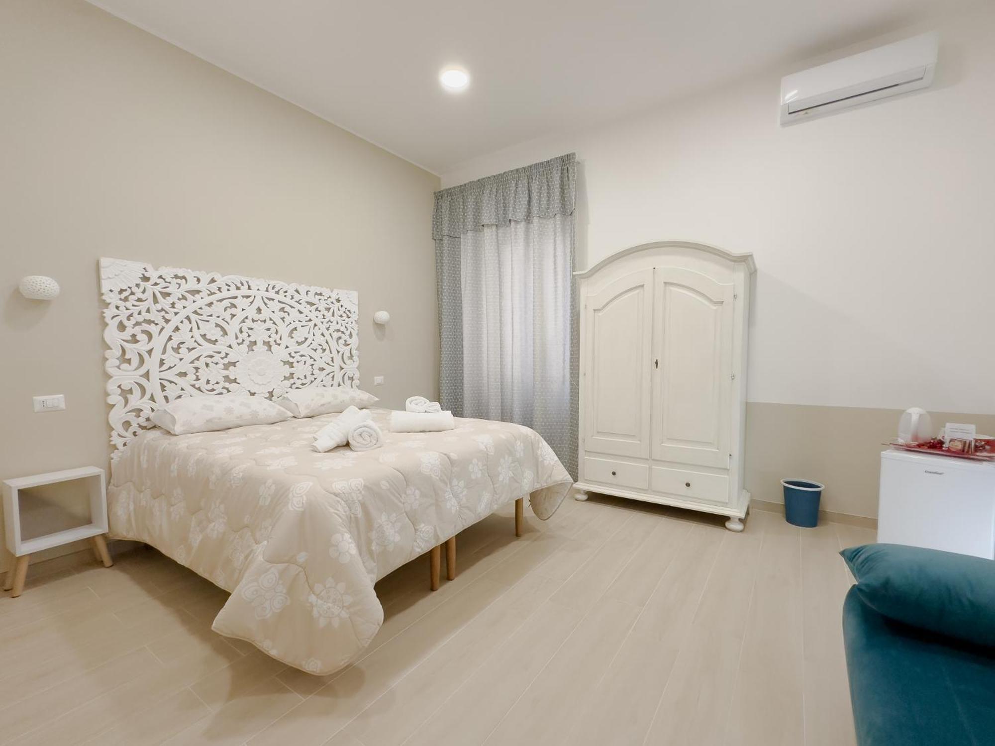 Real Poggio Hotel Naples Exterior photo